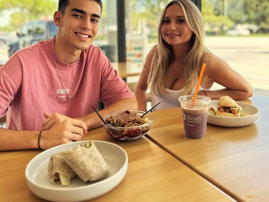 Guests eating at Boali Healthy Food in Plantation